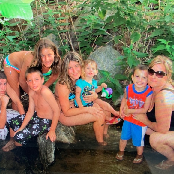 Meet your Posher, Jaime - Picture 8 of 8